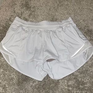 Hotty hot low rise 2.5 inch Lululemon shorts